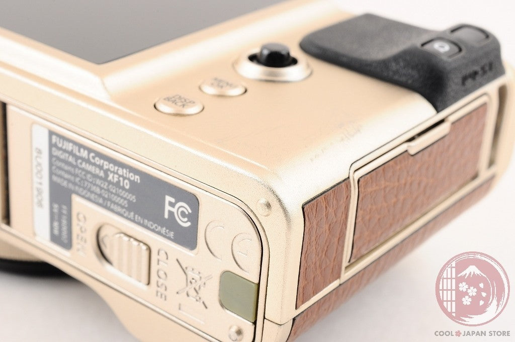 [MINT in Box] Fuji XF10 Champaign Gold 24.2 MP from Japan Cl31