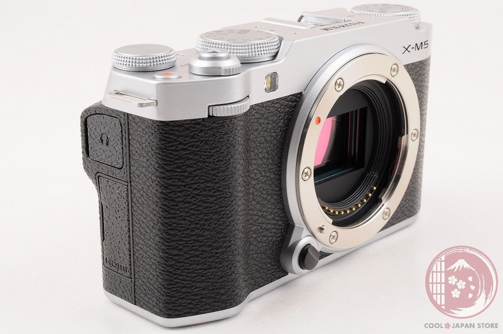 [ 671 shots TOP MINT in Box ] Fujifilm Fujifilm X-M5 silver XC 15-45mm　Cl47