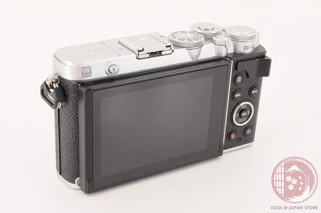 [ 3660shots MINT+ in Box ] Olympus PEN E-P7 Silver from Japan Cj03