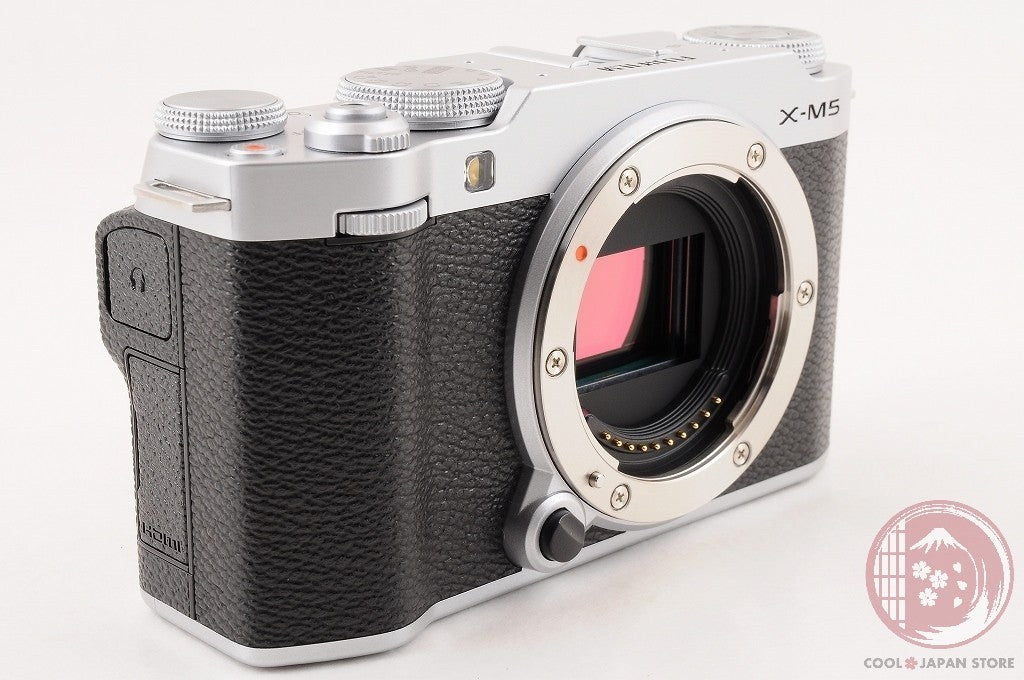[ Low shots TOP MINT w/ 15-45mm in Box ] Fujifilm Fuji X-M5 silver XC Cm02