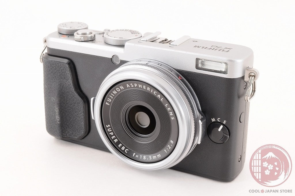 [MINT+ inBox] Fujifilm Fuji X70 16.3MP Compact Digital Camera Silver Japan Cj05