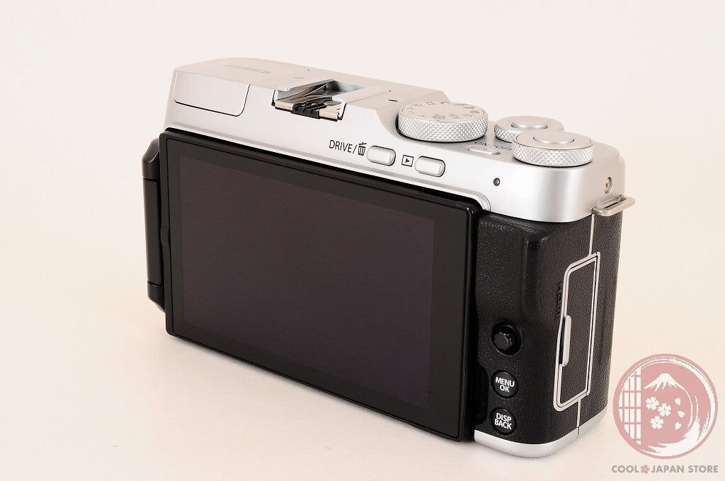 [MINT+ w/ Strap Cable] Fujifilm Fujifilm X-A7 silver from Japan Cg26