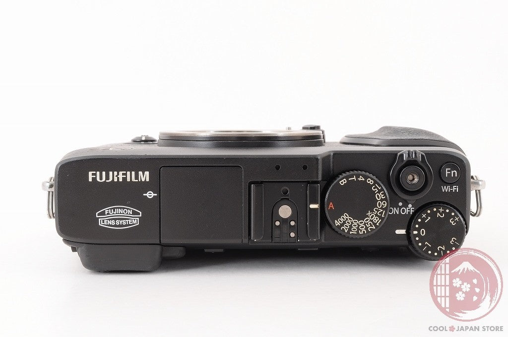 [MINT w/Charger Cable] Fujifilm Fujifilm X-E2 from Japan Ci92