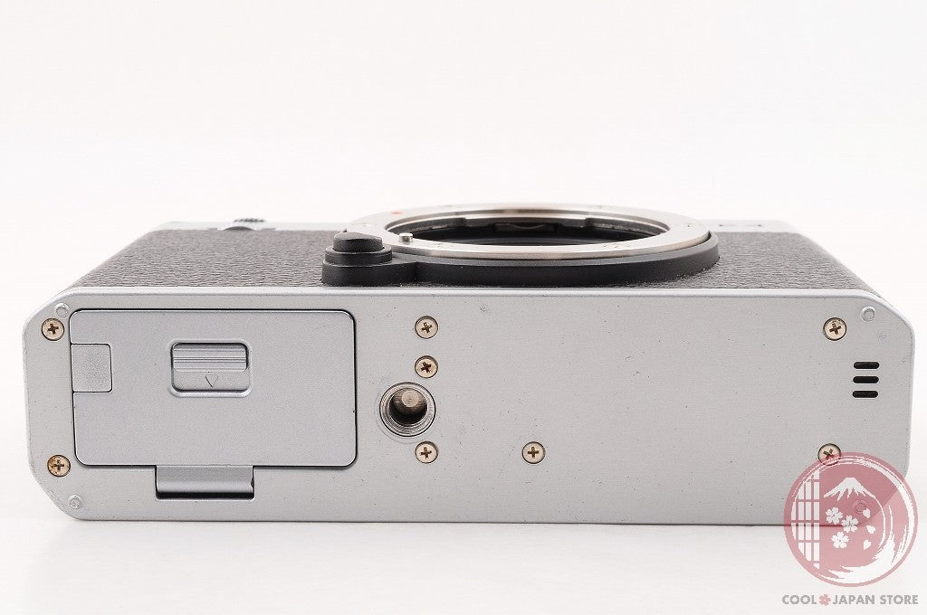 [ 13144 shots MINT+ in Box ] Fujifilm Fuji X-E4 26.1MP Mirrorless Silver Cm08
