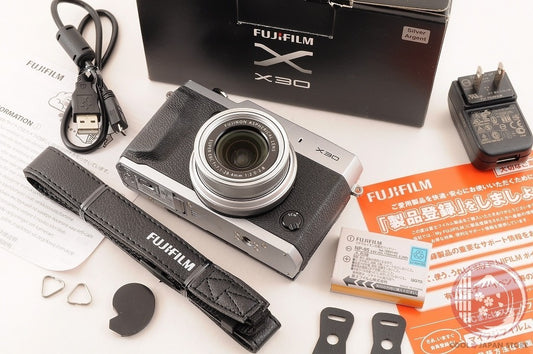 [MINT in Box] Fujifilm Fuji X30 Silver Compact Digital Camra from Japan Ci03