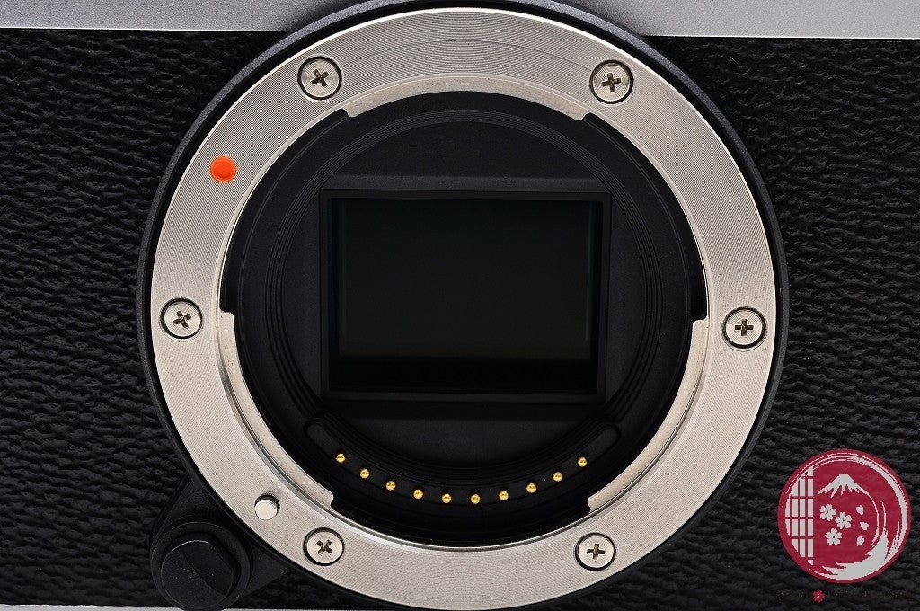 [ 2247 shots TOP MINT in Box ] Fujifilm Fuji X-E4 26.1MP Mirrorless Silver Cl18