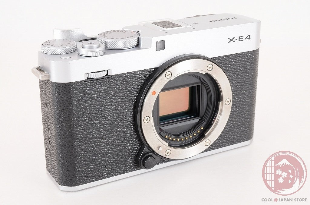DDU [ 2080 shots TOP MINT in Box ] Fujifilm Fuji X-E4 26.1MP Silver Cj49