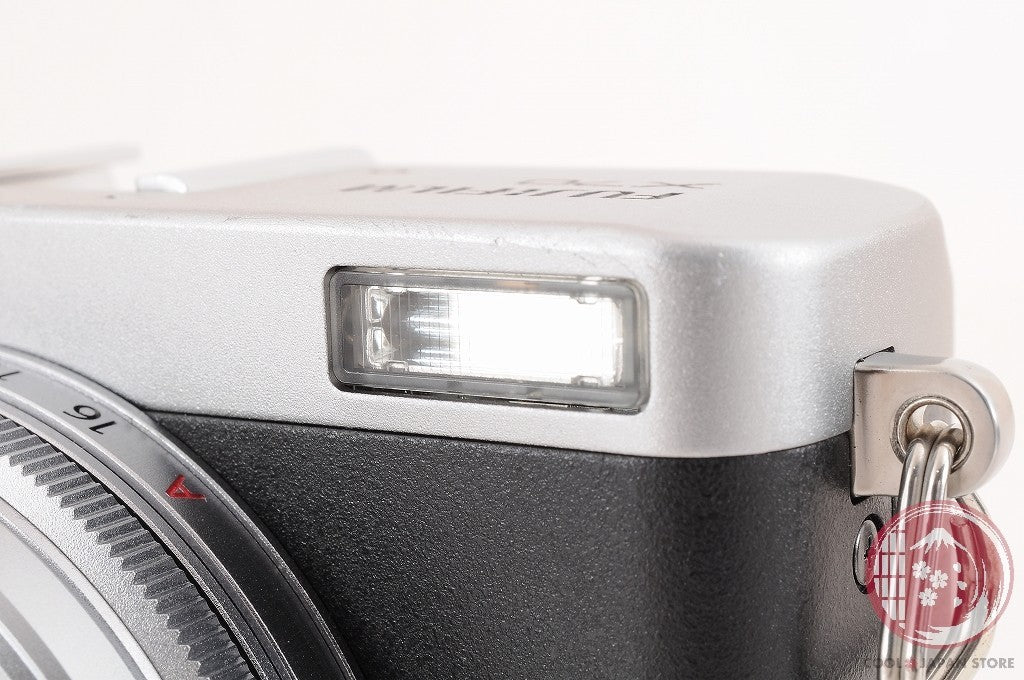 [MINT+ inBox] Fujifilm Fuji X70 16.3MP Compact Digital Camera Silver Japan Cj05