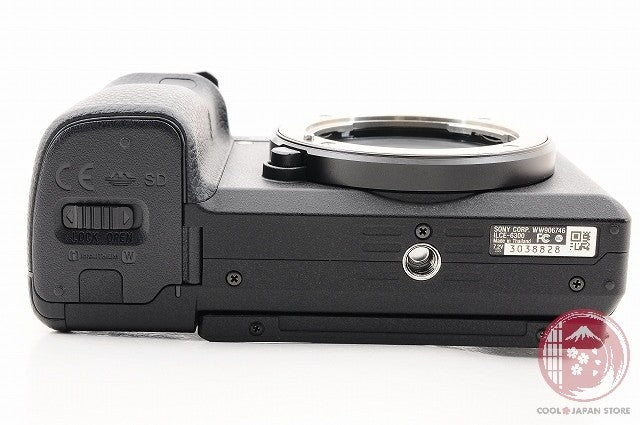 35 lang OK[ 2462 shots MINT+ w/ Strap Cable ] Sony Alpha a6300 ILCE- 6300 Ck56