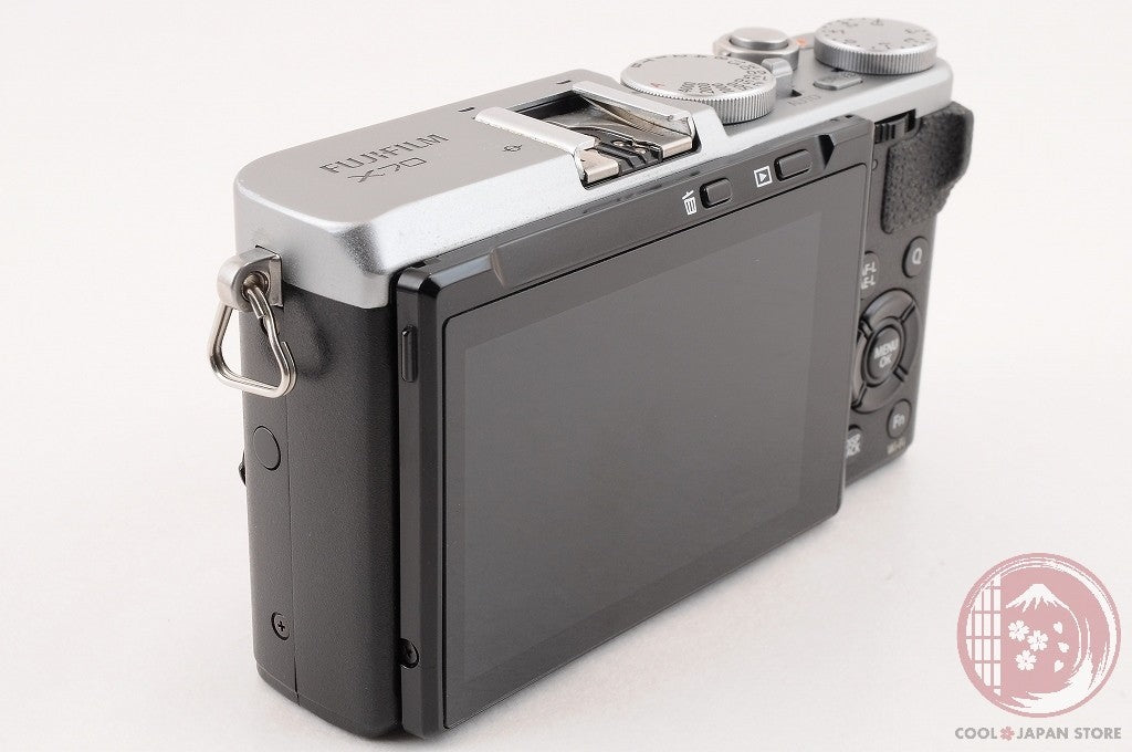 [MINT+ w/ Charger] Fujifilm Fuji X70 16.3MP Compact Digital Camera Silver Cm44