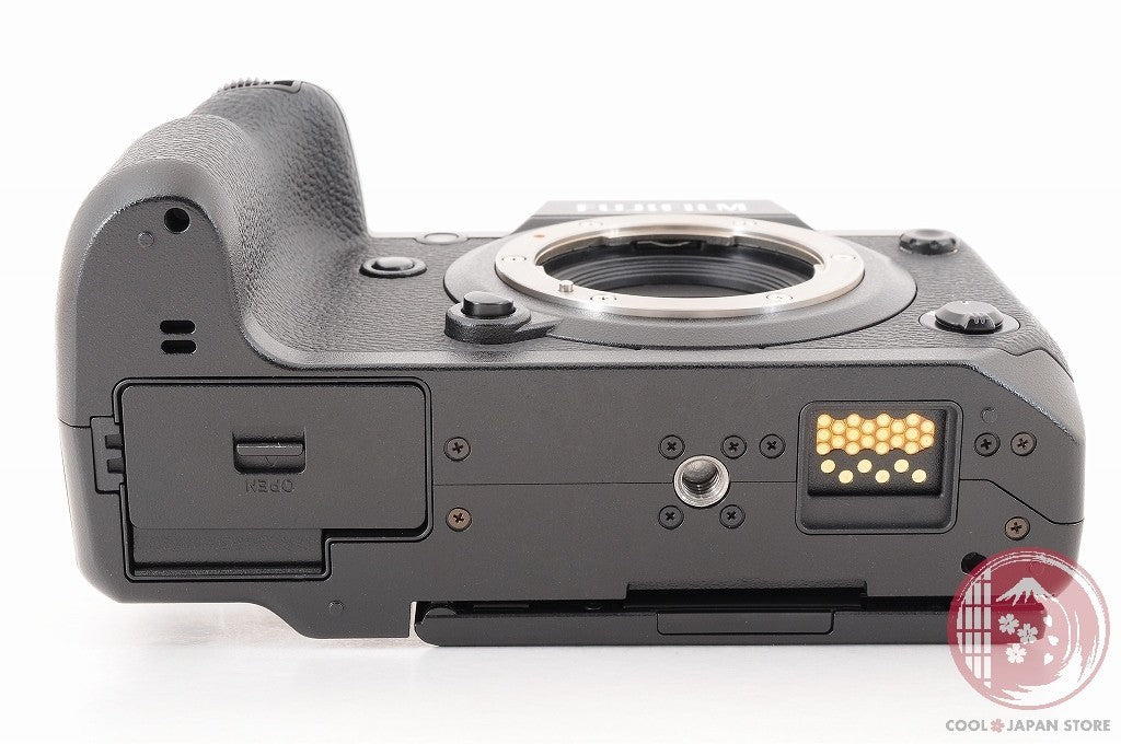[ Low shots TOP MINT w/VPB-XH1 in Box] Fujifilm Fuji X-H1 24.3MP Mirrorless Ci79