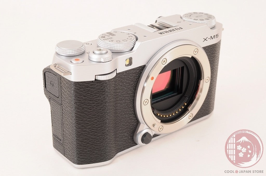 DDU [ 1472 shots TOP MINT in Box ] Fujifilm X-M5 silver from Japan Ci21