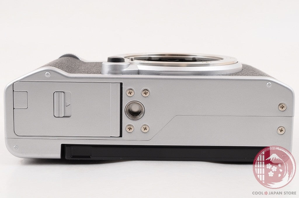 [ 671 shots TOP MINT in Box ] Fujifilm Fujifilm X-M5 silver XC 15-45mm　Cl47