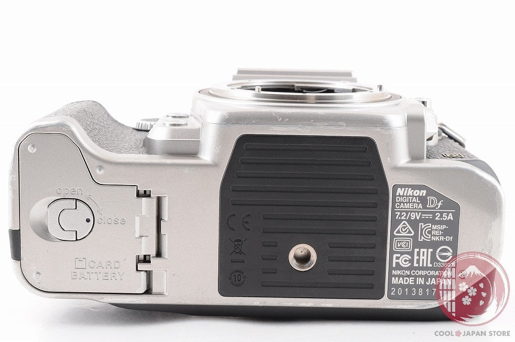 [ 6807 shots MINT in Box ] Nikon Df Silver 16.2 PM DSLR Camera Body JAPAN Ck08