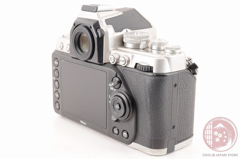 [ 17519 shots MINT in Box ] Nikon Df Silver 16.2 PM DSLR Camera Body JAPAN Ck09