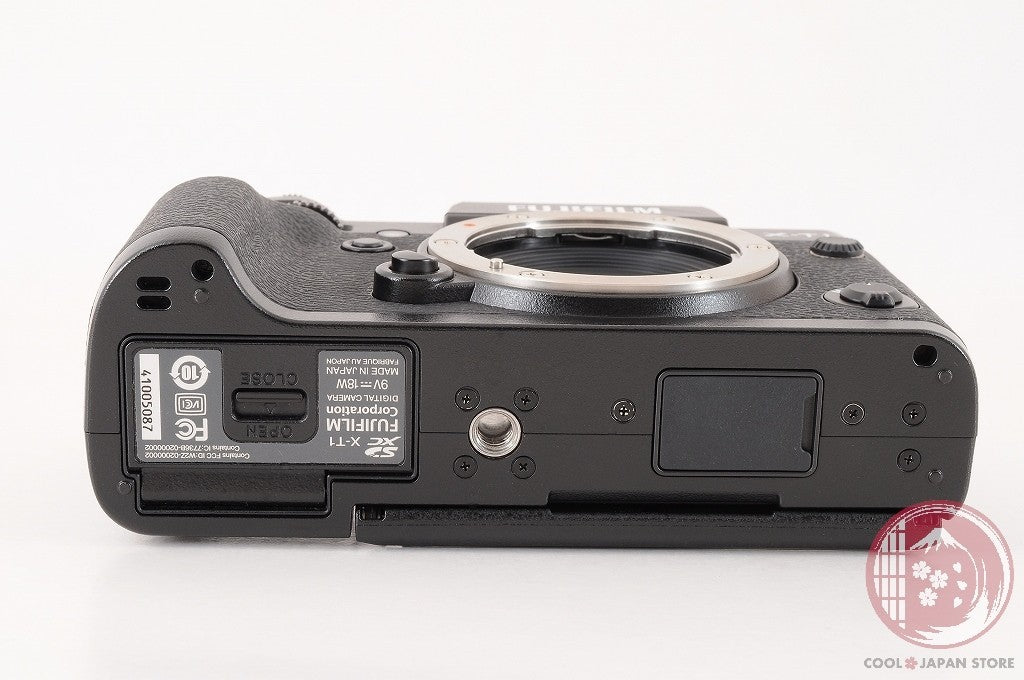 DDU[ 864 shots MINT+ w/Flash Strap ] Fujifilm Fuji X-T1 16.3MP from Japan Cj72