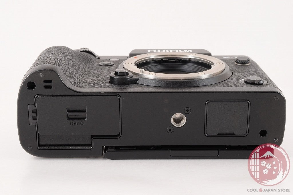 DDU[ Low shots MINT+ in Box] Fujifilm Fuji X-T3 XT3 Black 26.1MP Mirrorless Cj51