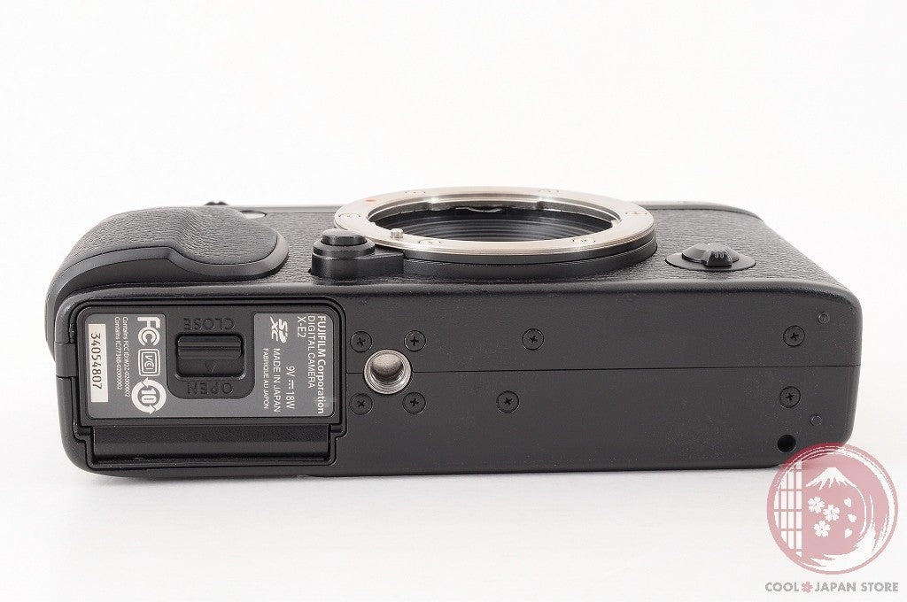 [MINT w/Charger Cable] Fujifilm Fujifilm X-E2 from Japan Ci92