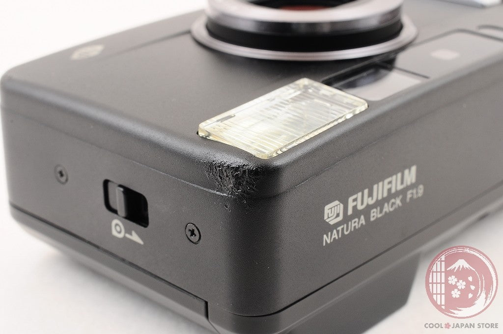 READ [MINT w/ Strap Foam] Fujifilm Fuji Natura Black F/1.9 Point & Shoot Ck81